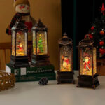 Χριστουγεννιάτικο Φωτιζόμενο Φαναράκι με Μουσική σε Διάφορα Σχέδια - Christmas Snow Globe Lantern with Music - Image 3