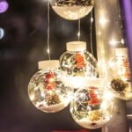 Χριστουγεννιάτικα Φωτάκια Κουρτίνα 10led Άγιος Βασίλης Διάφανες Μπάλες Θερμό Χρώμα 3M - Christmas curtain light - Image 6