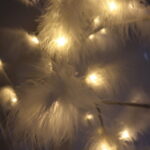 Led Φωτιζόμενο Χριστουγεννιάτικο Δέντρο Με Λευκά Πούπουλα Με 48Led Θερμό Φωτισμό 1.20m - Chistmas LED tree white feather - Image 3